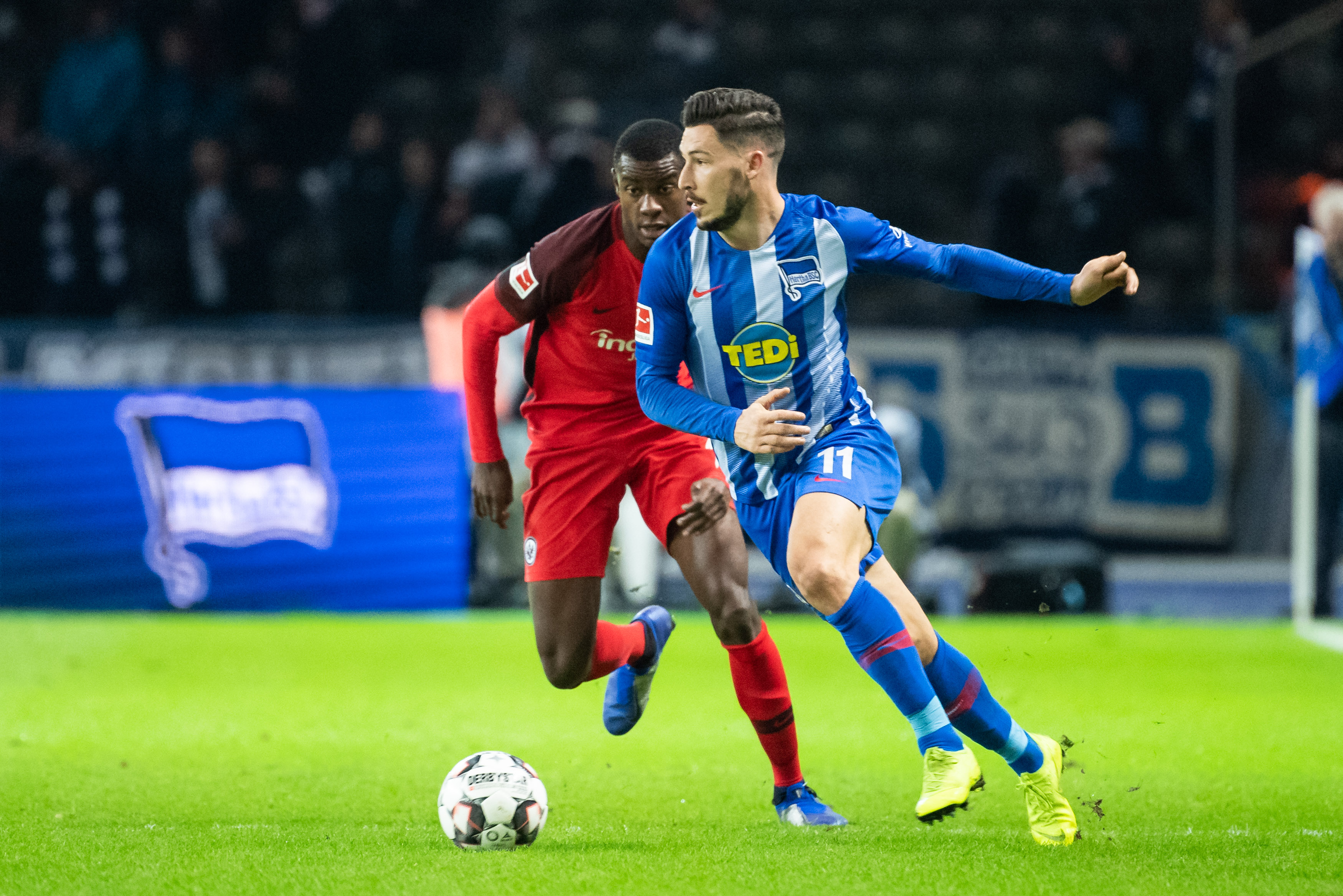 Edgar Lima后半程发力完成夸张动作