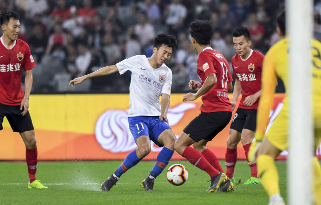 泽林斯基：之前不了解凯拉特；我们需要踢出认真且专注的比赛