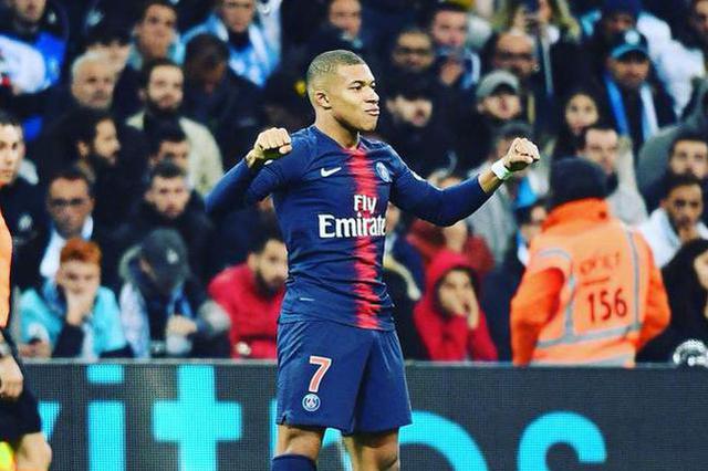 记者：申花今天下午飞赴天津，于汉超、戴伟浚等人随队出征