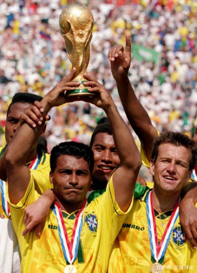 记者：国米不可能在冬窗签阿德耶米，他们满意现有的4名前锋