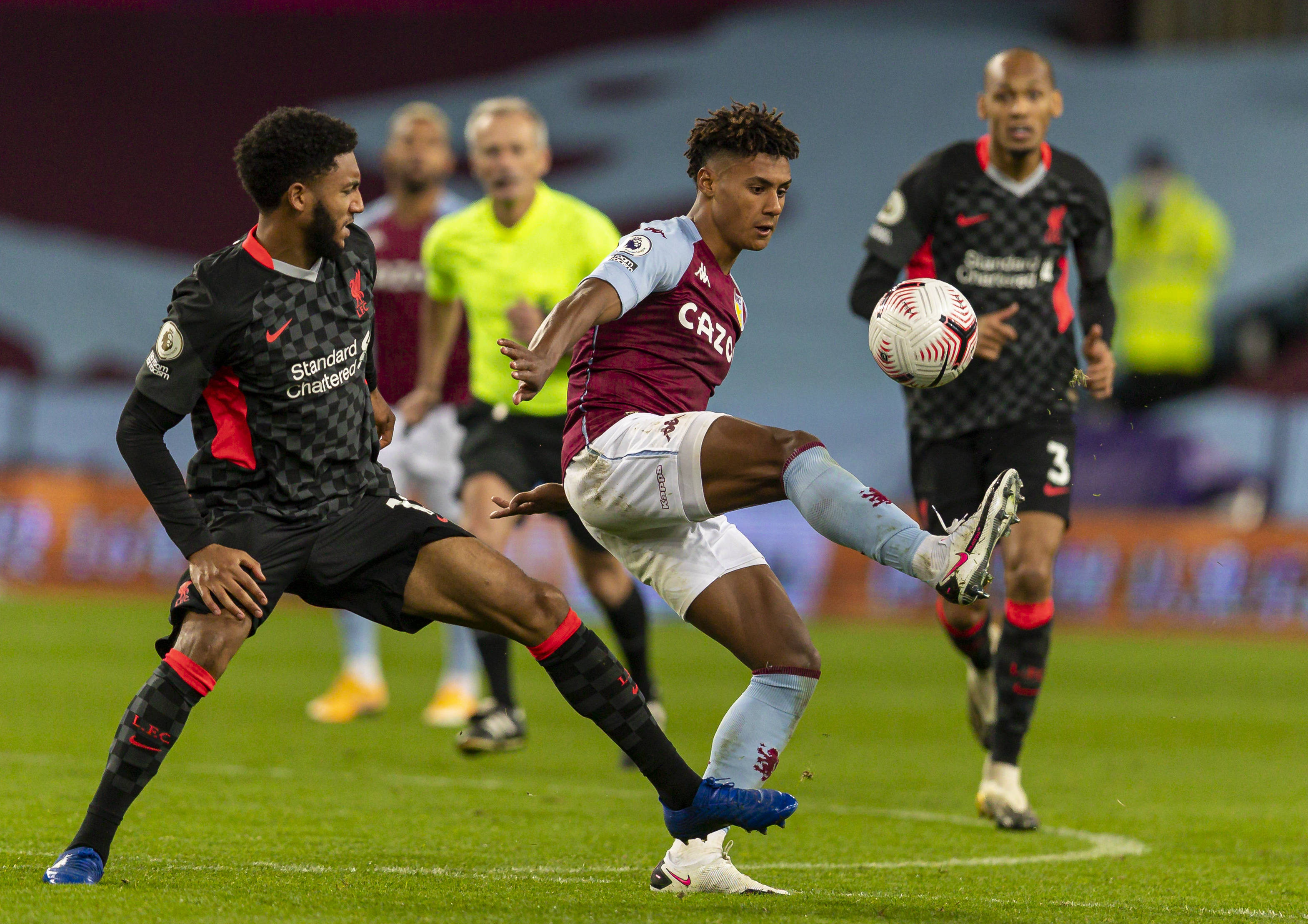 中超：山东泰山主场2-0完胜青岛队