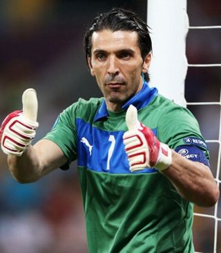 发挥出色！兰德尔18中9贡献28分9板，个人近7场最高分