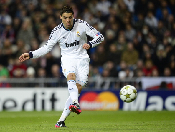 足球中超前锋获月最佳，进球效率惊人