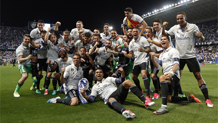 当孔德梅开二度帮助巴萨反超比分时，法兰克福球迷彻底炸了